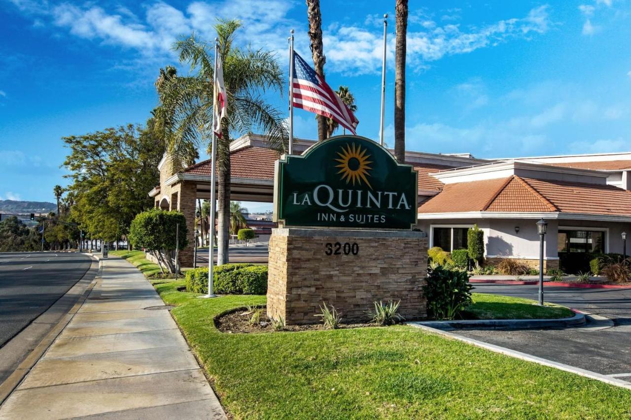 La Quinta By Wyndham Pomona Hotel Esterno foto